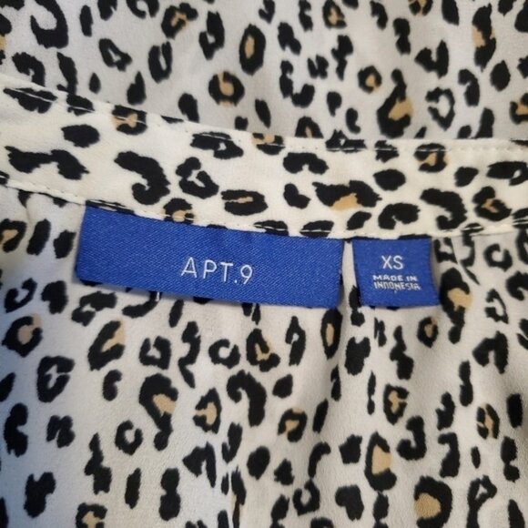 Apt. 9 Leopard Print Hidden Button Front Close Size XS, classic business - Picture 7 of 11